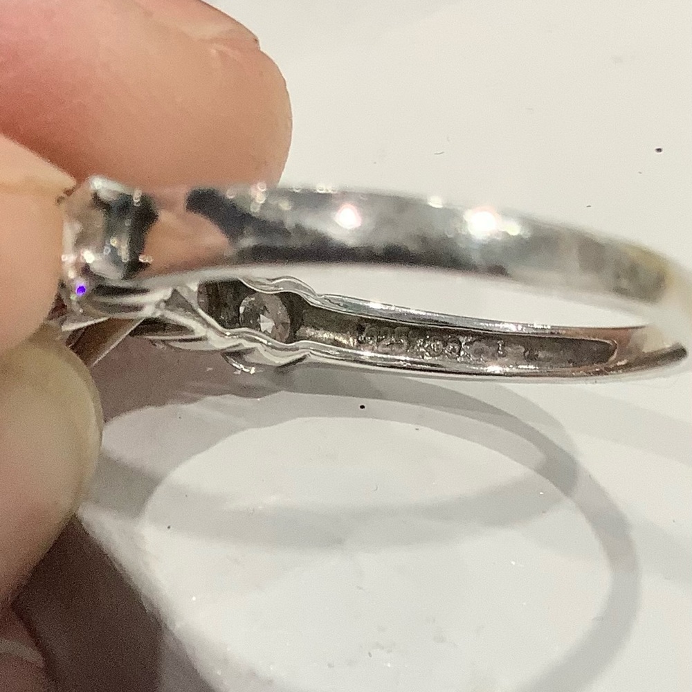 925 Sterling  CZ Ring 5 stones - Picture 15 of 17